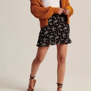 Abercrombie & Fitch | Ruffle Mini Skirt